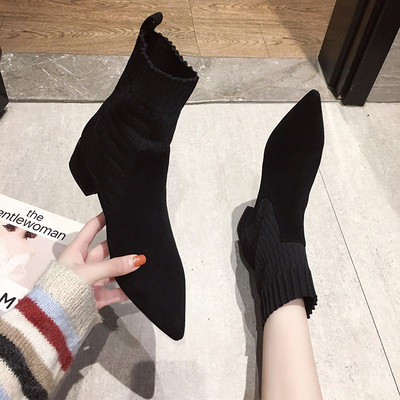 Női alkalmi csizma textilből és öko velúrból fekete színben és sarokkal - 3 cm.