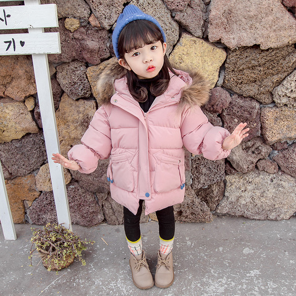 Παιδικό χειμωνιάτικο μπουφάν για κορίτσια σε λευκό και ροζ χρώμα με κουκούλα και κεντήματα