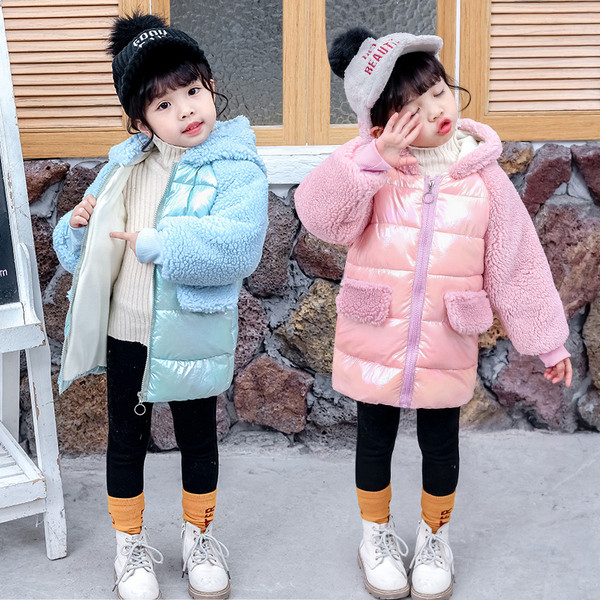 Napi gyerekkabát lányoknak kék és rózsaszín színben, zsebekkel és kapucnival