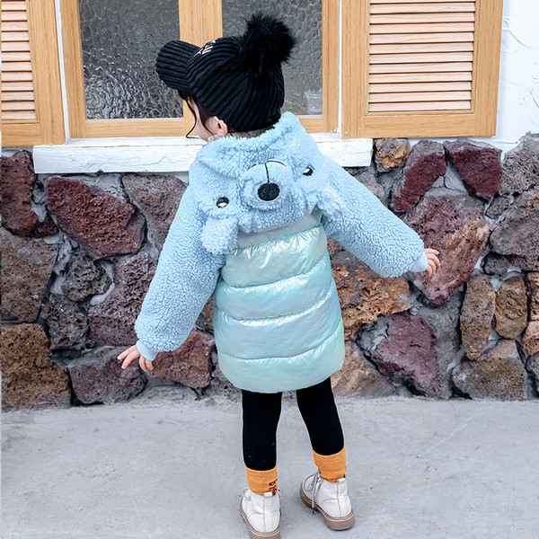 Napi gyerekkabát lányoknak kék és rózsaszín színben, zsebekkel és kapucnival