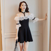 Modern női ruha csupasz váll és csipke ujjú fekete színben