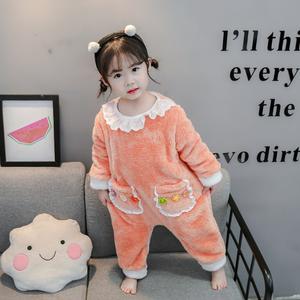 Детска плюшена пижама в два цвята с джобове за момичета 