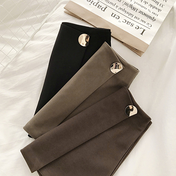 Fusta de dama actuala in trei culori cu nasture si talie inalta