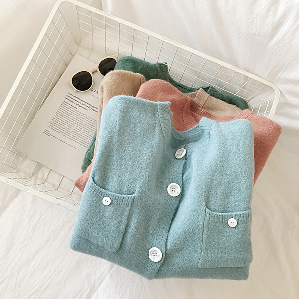 Női kardigán négy színben kerek nyakkivágással és zsebbel