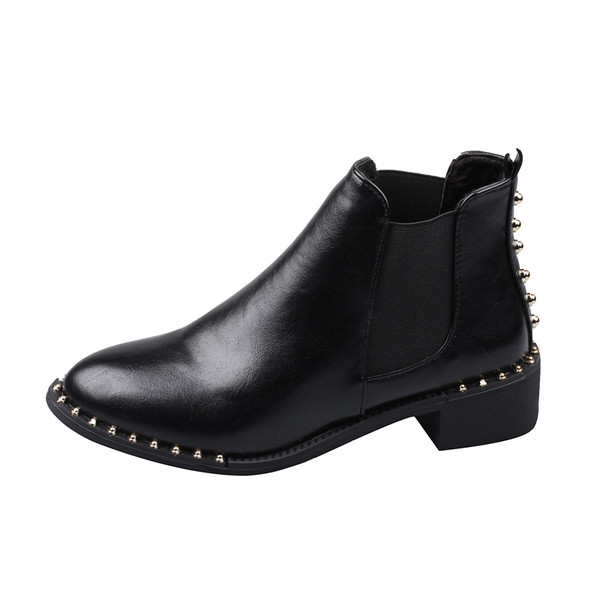 Női őszi-téli csizma ökobőr hegyes modellből fekete színben