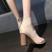 Γυναικείες μπότες με χοντρό τακούνι και φερμουάρ σε μαύρο και μπεζ χρώμα