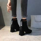 Cizme moderne de dama cu toc gros potrivite pentru iarna in negru si bej