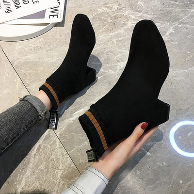 Cizme moderne de dama cu toc gros potrivite pentru iarna in negru si bej