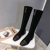 Γυναικείες μαύρες μπότες με φερμουάρ για το χειμώνα