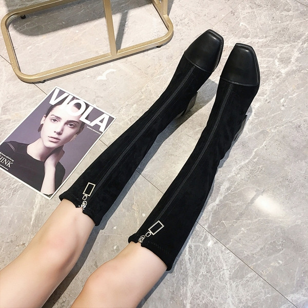 Γυναικείες μαύρες μπότες  με φερμουάρ  για το χειμώνα