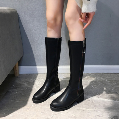 Γυναικείες χειμωνιάτικες μπότες σε μαύρο χρώμα και έκο δέρμα με φερμουάρ