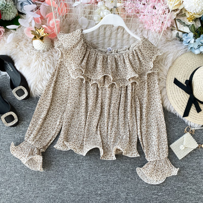 Bluză de damă modernă cu decolteu barcă și bucle în diferite culori