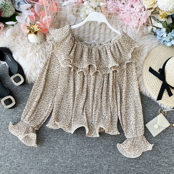 Bluză de damă modernă cu decolteu barcă și bucle în diferite culori