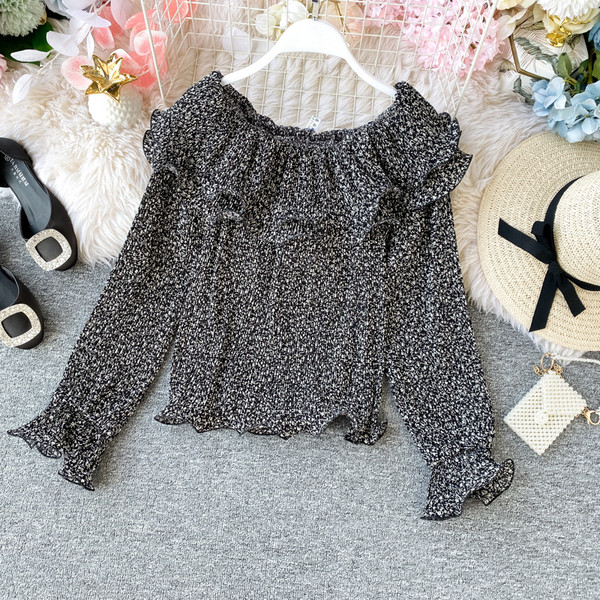 Bluză de damă modernă cu decolteu barcă și bucle în diferite culori