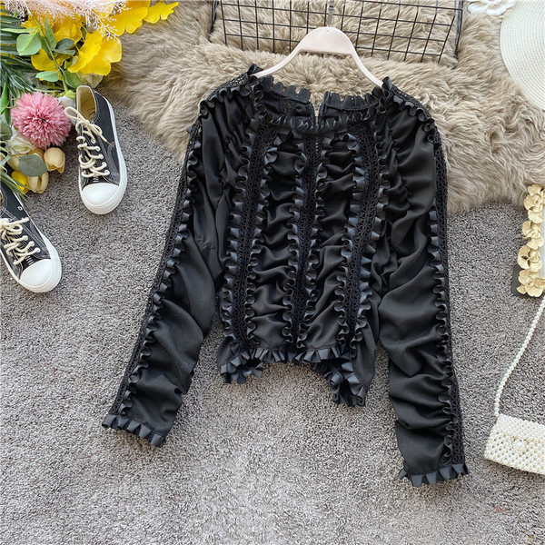 Modern női blúz csupasz váll és hosszú ujjú fekete, fehér és bézs színben