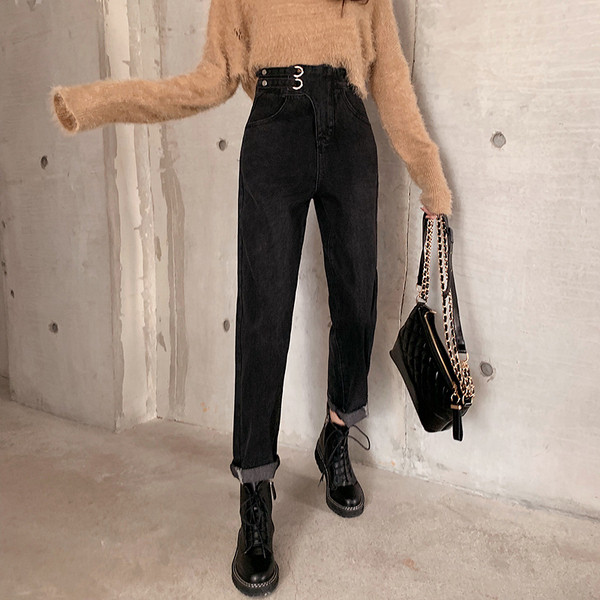 Női farmer magas derékkal és zsebekkel kék és fekete színben - széles modell