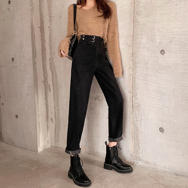 Női farmer magas derékkal és zsebekkel kék és fekete színben - széles modell