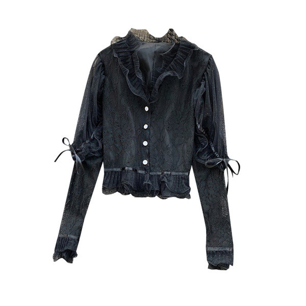 Modern női ing fekete-fehér csipkével és gombokkal