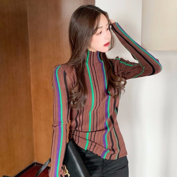 Γυναικεα ριγέ μπλούζα με κολάρο σε καφέ και μπλε χρώμα