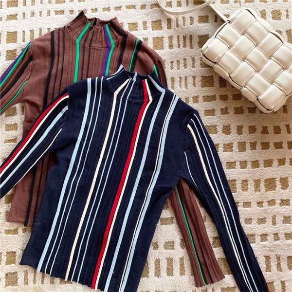 Γυναικεα ριγέ μπλούζα με κολάρο σε καφέ και μπλε χρώμα