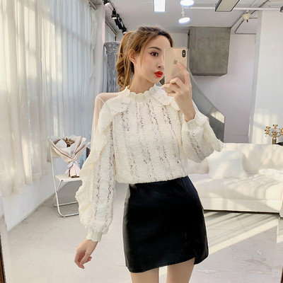 Γυναικεία μπλούζα από δαντέλα σε λευκό και μπεζ χρώμα με φαρδιά μανίκια