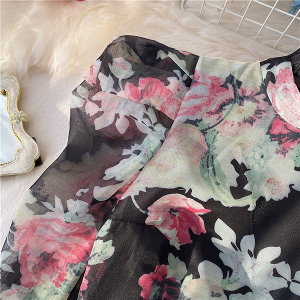 Μοντέρνο γυναικείο πουκάμισο σιφόν με μακρύ μανίκι με μαύρο χρώμα και floral πριντ