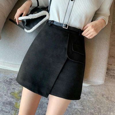 Σύντομη ασύμμετρη φούστα με ζώνη σε καφέ και μαύρο χρώμα