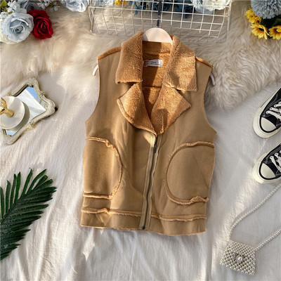 Μοντέρνο γυναικείο γιλέκο με φερμουάρ και τσέπες σε καφέ και μπεζ χρώμα