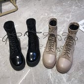 Női őszi-téli csizma fűzővel és lapos talppal, fekete és bézs színben