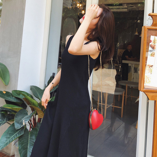 Modern rövid farmerdzseki kék színben, flitterekkel díszített zsebekkel