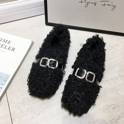 Χνουδωτά γυναικεία καθημερινά παπούτσια  με ίδια σόλα σε λευκό, μαύρο και μπεζ χρώμα