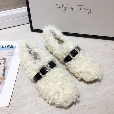 Χνουδωτά γυναικεία καθημερινά παπούτσια  με ίδια σόλα σε λευκό, μαύρο και μπεζ χρώμα