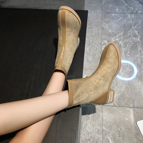 Cizme moderne de dama cu talpa plate in negru si bej