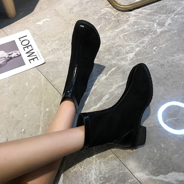 Cizme moderne de dama cu talpa plate in negru si bej