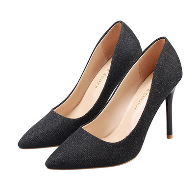 Γυναικεία μοντέρνα υποδήματα με λεπτή τακούνια, μαύρο, γκρι και χρυσό χρώμα - μυτερό μοντέλο