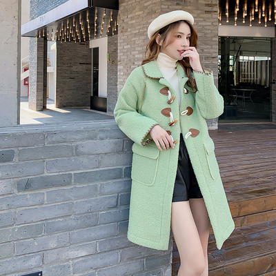 Стилно дамско палто в бежов,бял и зелен цвят с джобове и копчета