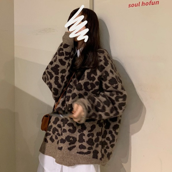 Long Wide Leopard Χειμερινό πουλόβερ σε γκρι και μπεζ χρώμα