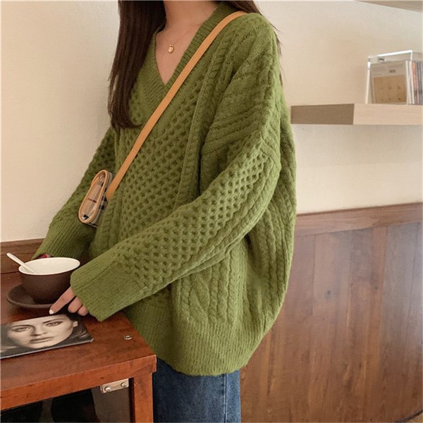 Φαρδύ πουλόβερ φθινοπωρινό -χειμωνιάτικο  με V-λαιμό σε πράσινο και ροζ χρώμα