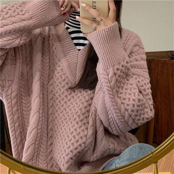 Φαρδύ πουλόβερ φθινοπωρινό -χειμωνιάτικο  με V-λαιμό σε πράσινο και ροζ χρώμα