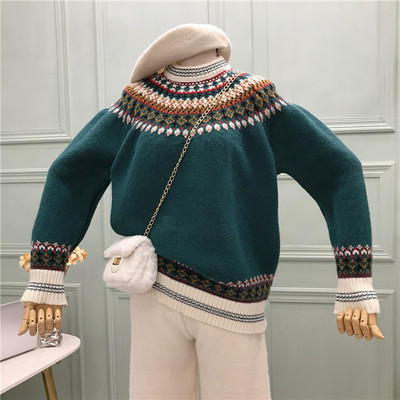 Χριστουγεννιάτικο γυναικείο πουλόβερ  με στρογγυλή λαιμόκοψη σε κόκκινο, λευκό και πράσινο χρώμα