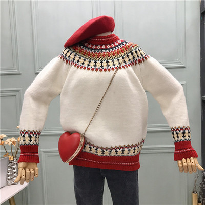 Χριστουγεννιάτικο γυναικείο πουλόβερ  με στρογγυλή λαιμόκοψη σε κόκκινο, λευκό και πράσινο χρώμα