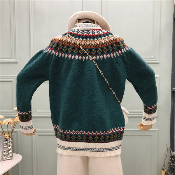 Χριστουγεννιάτικο γυναικείο πουλόβερ  με στρογγυλή λαιμόκοψη σε κόκκινο, λευκό και πράσινο χρώμα