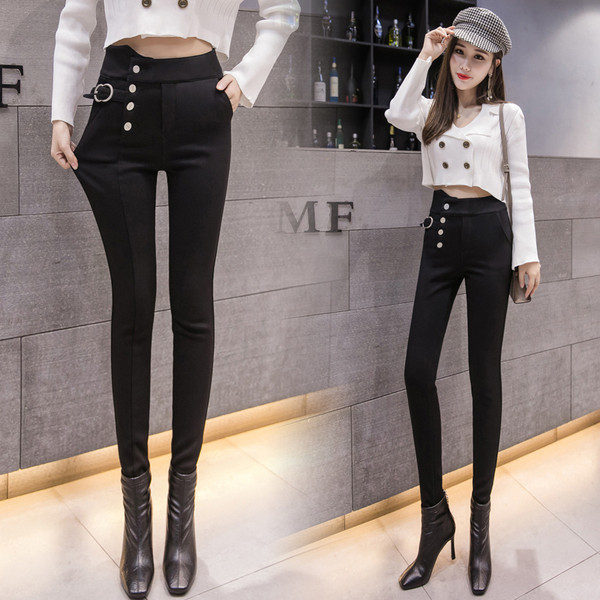 Női rugalmas nadrág fekete színben, magas derékkal