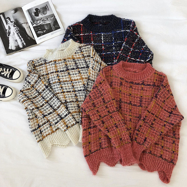 Női széles pulóver modell, hosszú ujjal és kerek nyakkivágással, három színben