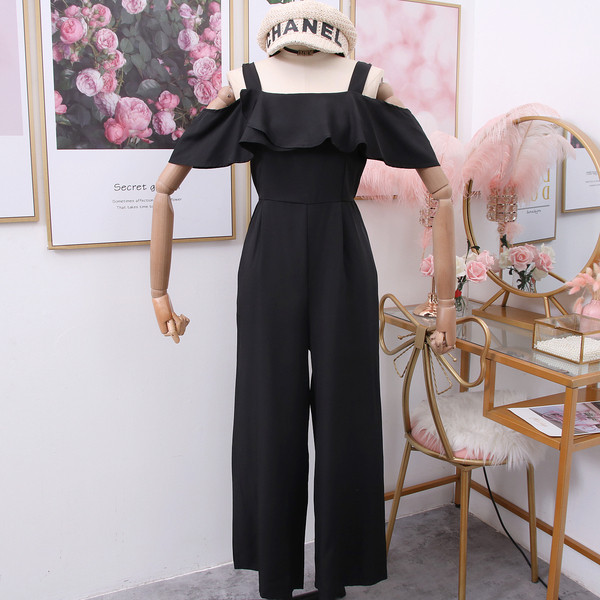 Modern női overál csupasz váll zöld, piros, sárga és fekete színekben