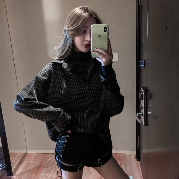 Női csíkos ing klasszikus modell fekete zsebbel