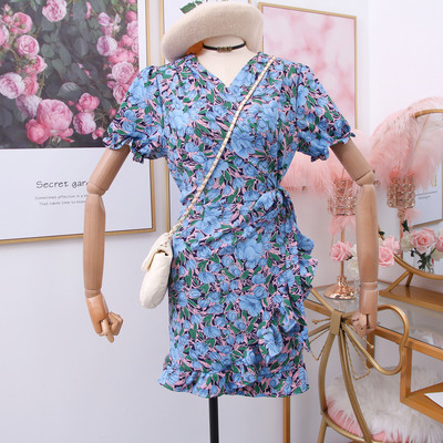 Női ruha spitz nyakkivágással és rövid ujjú piros, kék és sárga színben