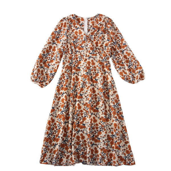 Őszre és télre alkalmas női ruha virágmotívumokkal és spitz nyakkivágással bézs, fekete és barna színekben