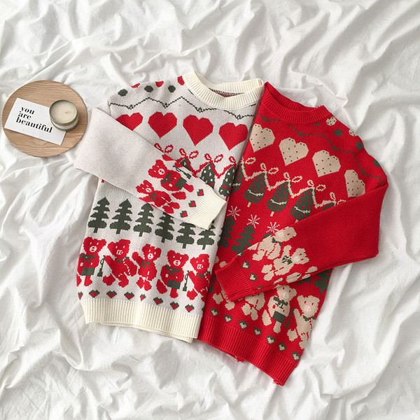 Karácsonyi női pulóver bézs és piros széles modellben