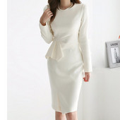 Modern női ruha hosszú ujjal és ovális nyakkivágással fehér és bordó színben